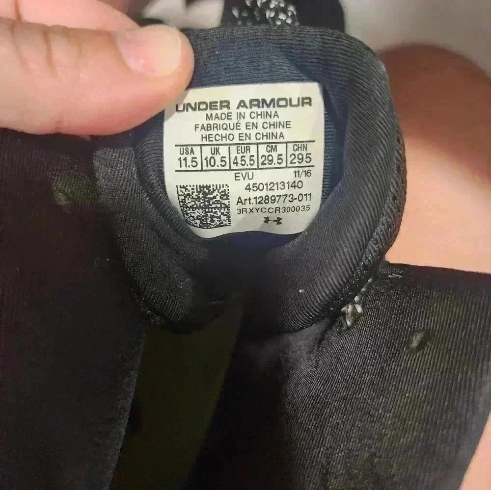 Mens Sz 11.5 Under Armour UA Hammer D Football Cleats Black/White 1289773-011 - Picture 7 of 7